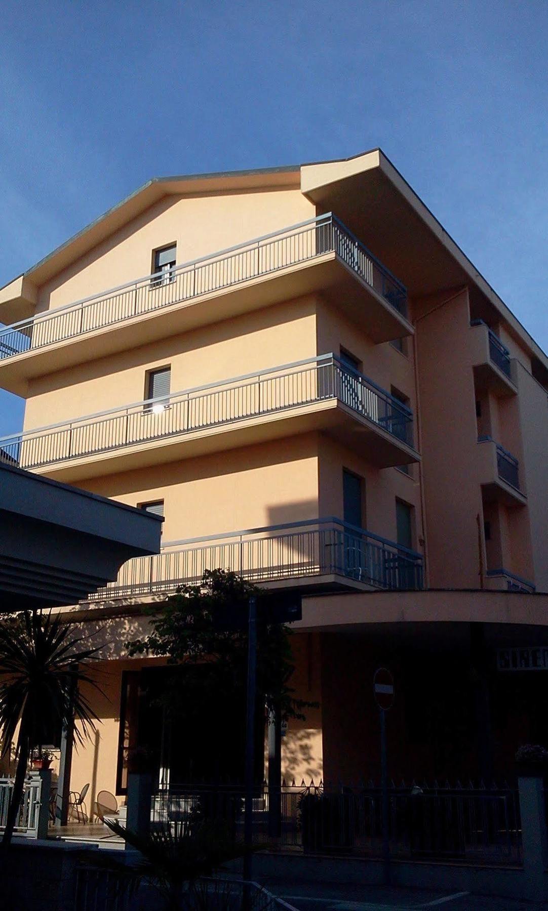Hotel Sirena Hotel 2*