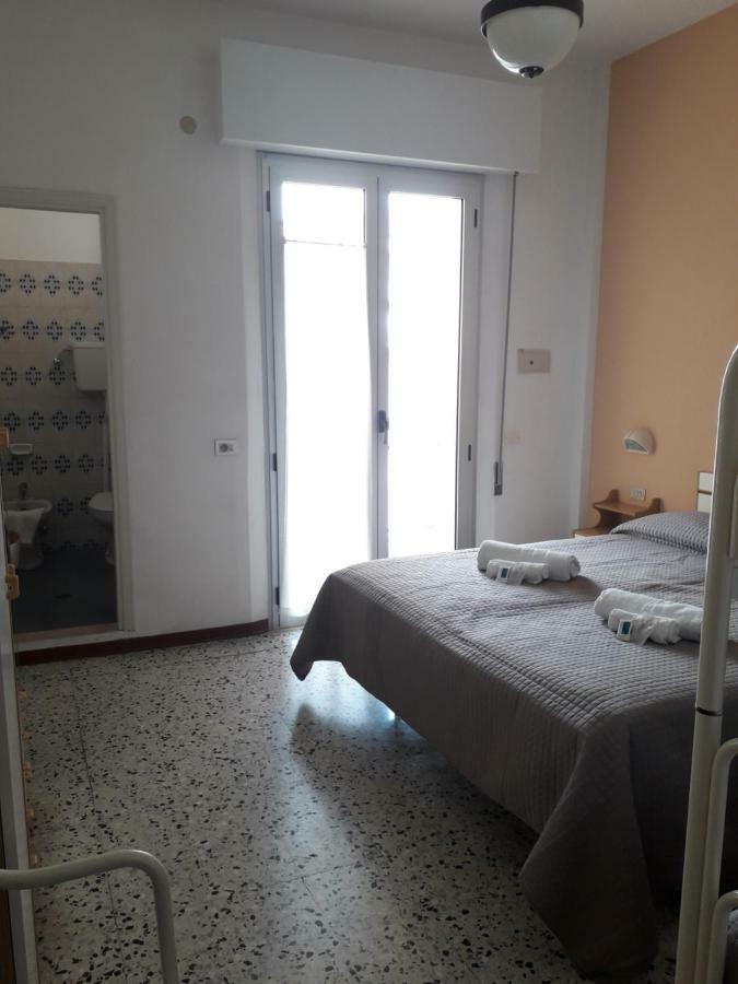 Hotel Sirena 2*